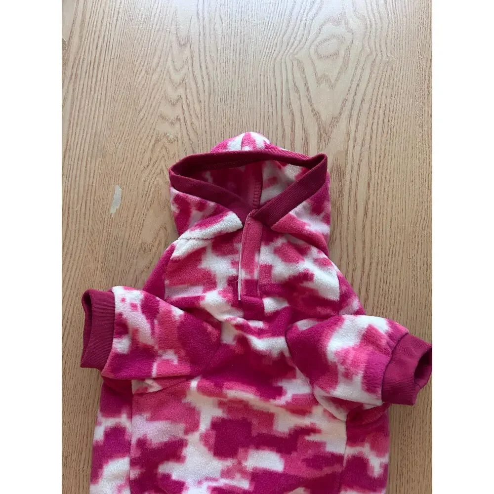 New Camo Pink Doggie 🐶 Fleece Sweater Jacket Hoodie Small 12” Length 10” Waist